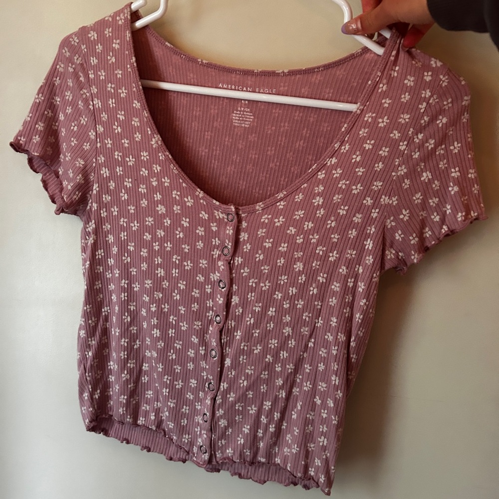 American Eagle baby tee 🌸🌸